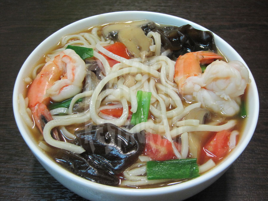 Σούπα με Κινέζικα νούντλς, γαρίδες & λαχανικά